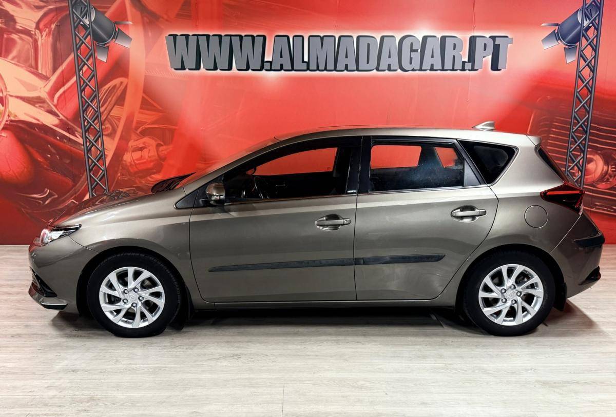 toyota-auris-2016-gasolina-1197cc