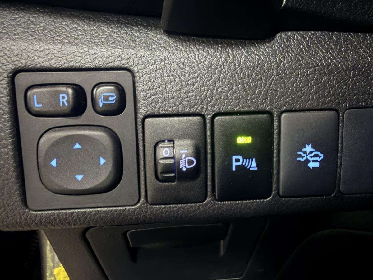 toyota-auris-2016-gasolina-1197cc