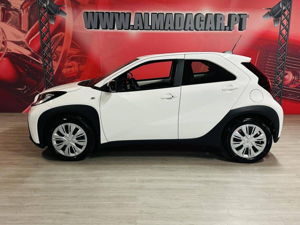 toyota-aygo-x-2023-gasolina-998cc
