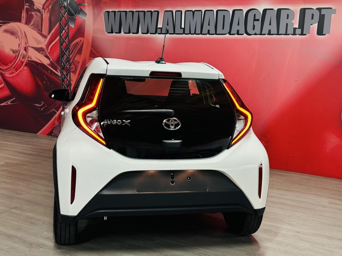 toyota-aygo-x-2023-gasolina-998cc