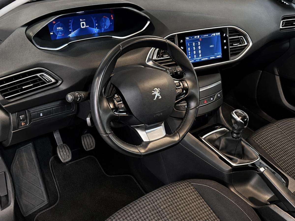 peugeot-308-2021-gasolina-1199cc