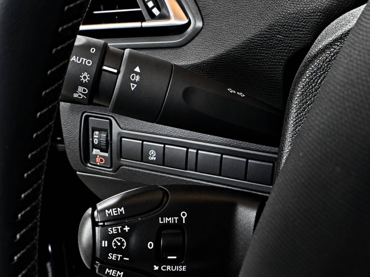 peugeot-308-2021-gasolina-1199cc