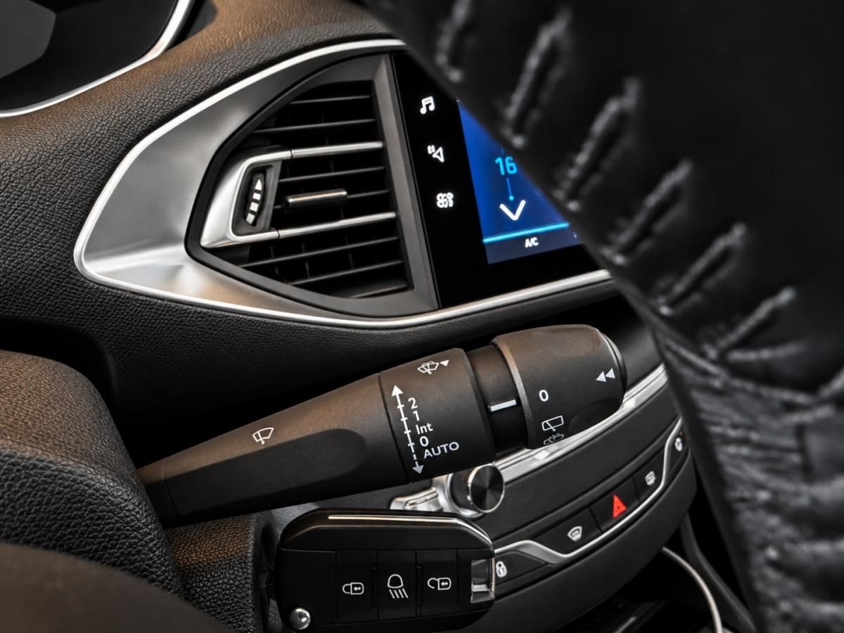 peugeot-308-2021-gasolina-1199cc