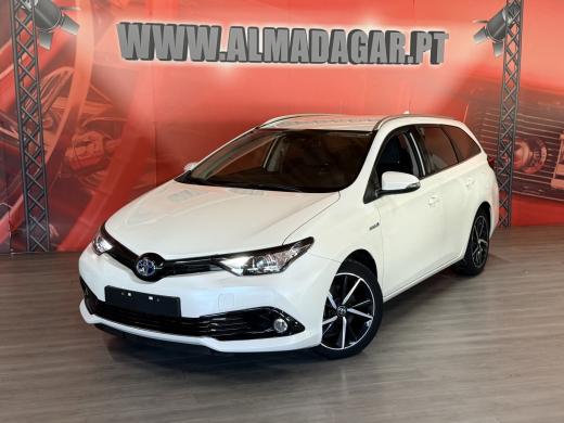 toyota-auris-touring-sports-2018-hibrido-1798cc