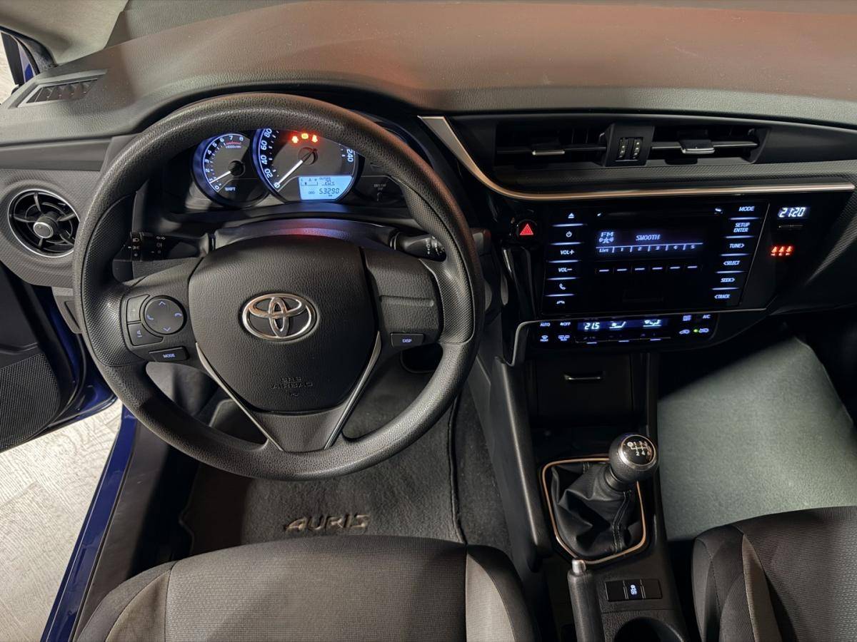 toyota-auris-2018-gasolina-1329cc