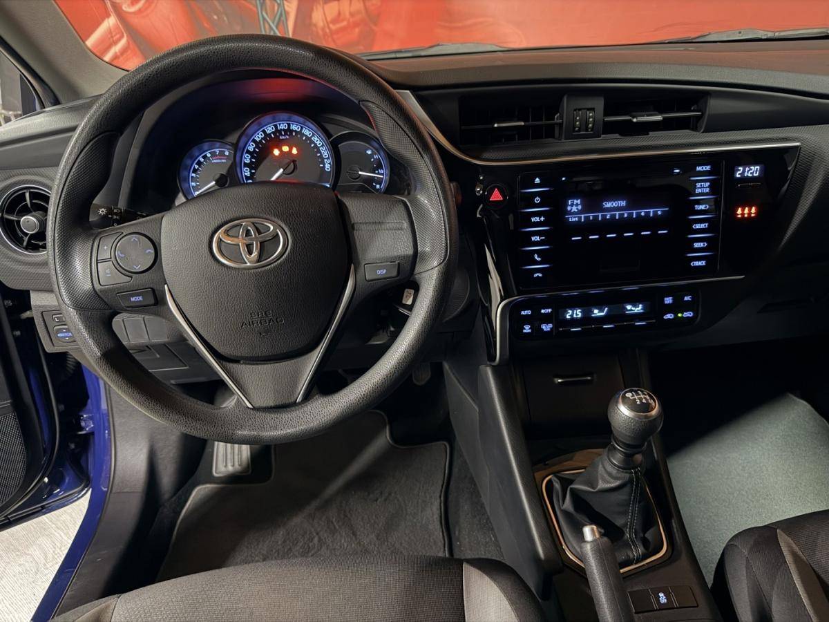 toyota-auris-2018-gasolina-1329cc