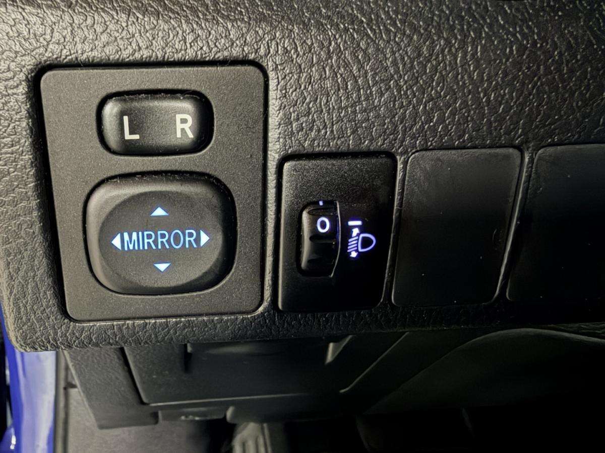 toyota-auris-2018-gasolina-1329cc