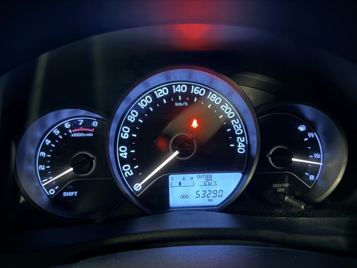 toyota-auris-2018-gasolina-1329cc