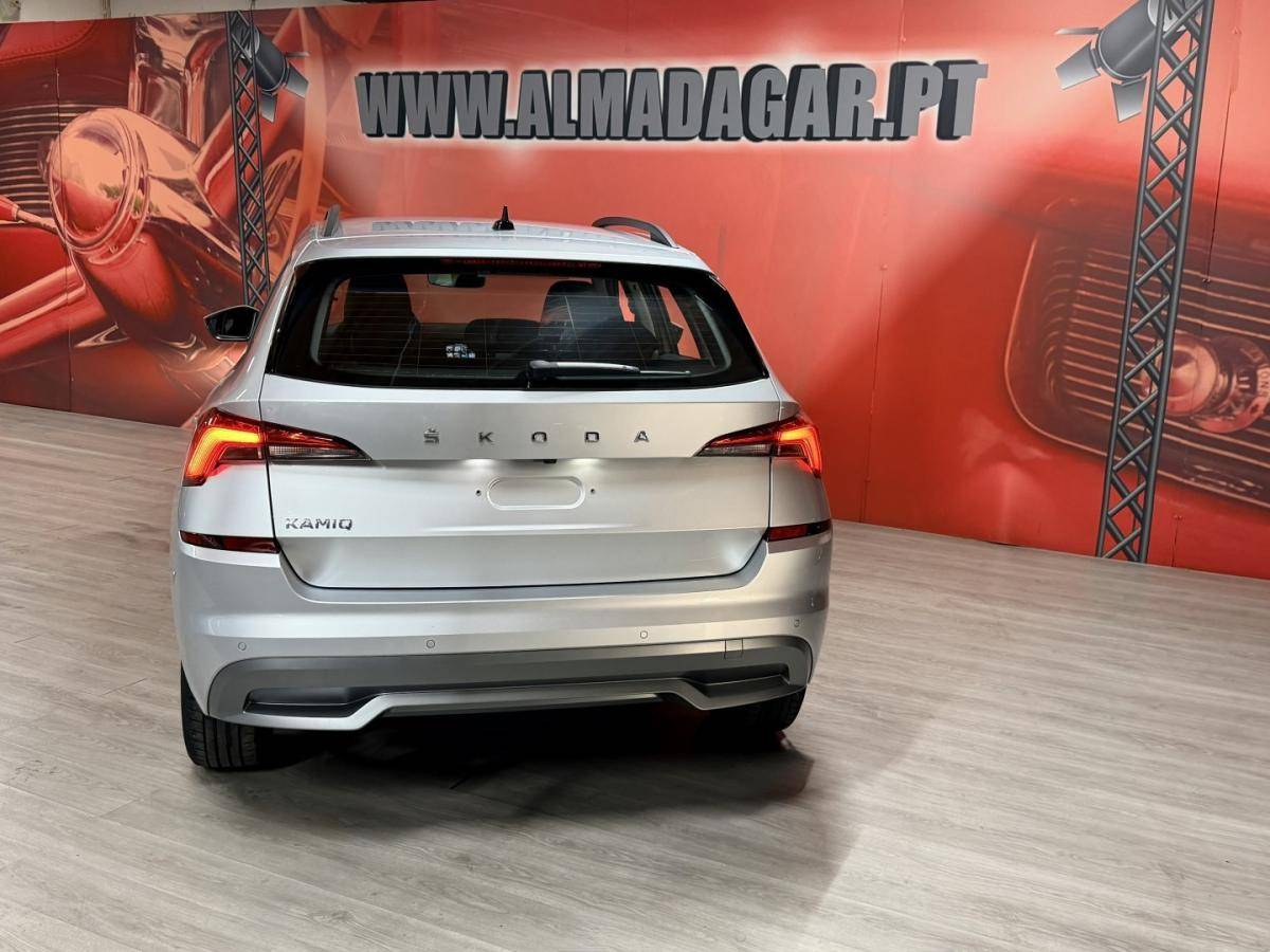 skoda-kamiq-2023-gasolina-999cc
