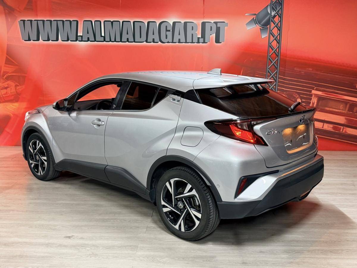 toyota-c-hr-2023-hibrido-1798cc