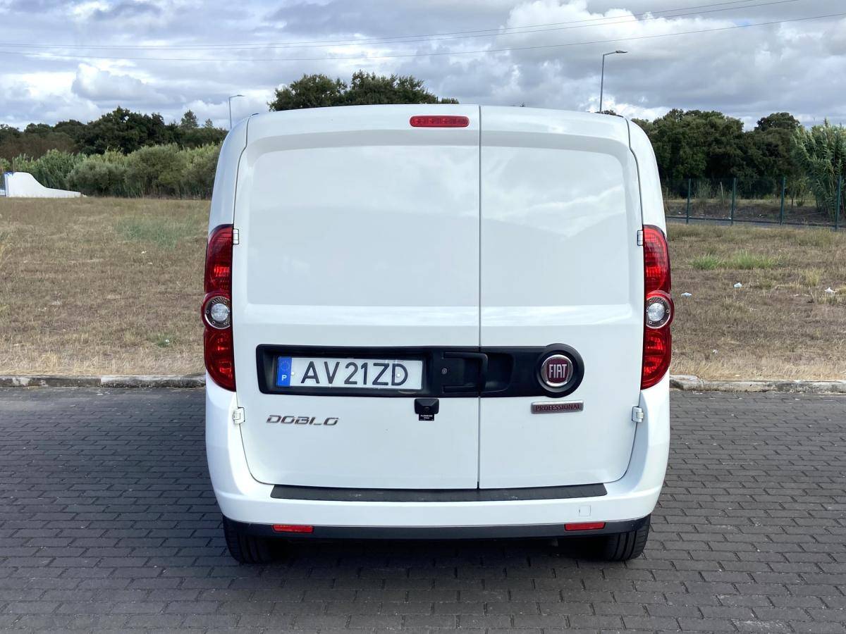 fiat-doblo-2023-diesel-1598cc