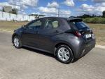 toyota-yaris-2023-hibrido-a-gasolina-1490cc