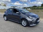 toyota-yaris-2023-hibrido-a-gasolina-1490cc