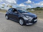 toyota-yaris-2023-hibrido-a-gasolina-1490cc