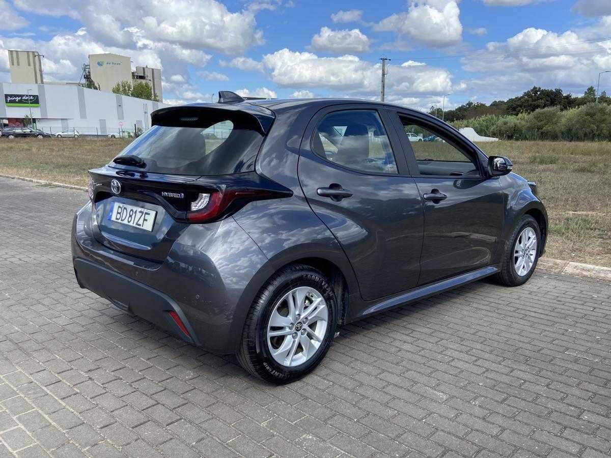 toyota-yaris-2023-hibrido-a-gasolina-1490cc