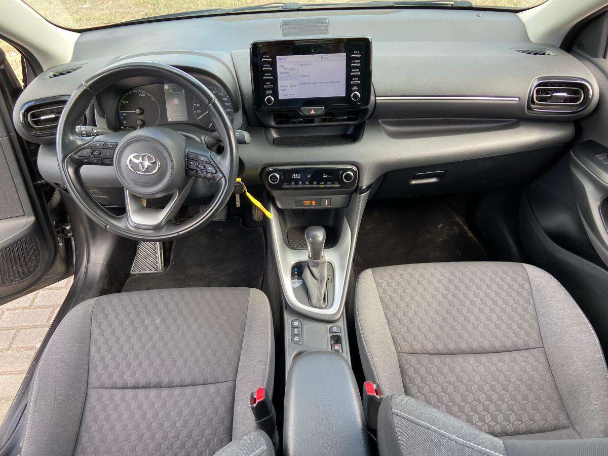 toyota-yaris-2023-hibrido-a-gasolina-1490cc