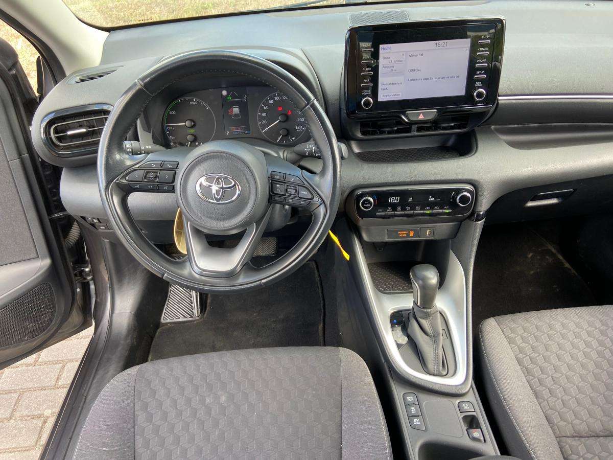 toyota-yaris-2023-hibrido-a-gasolina-1490cc