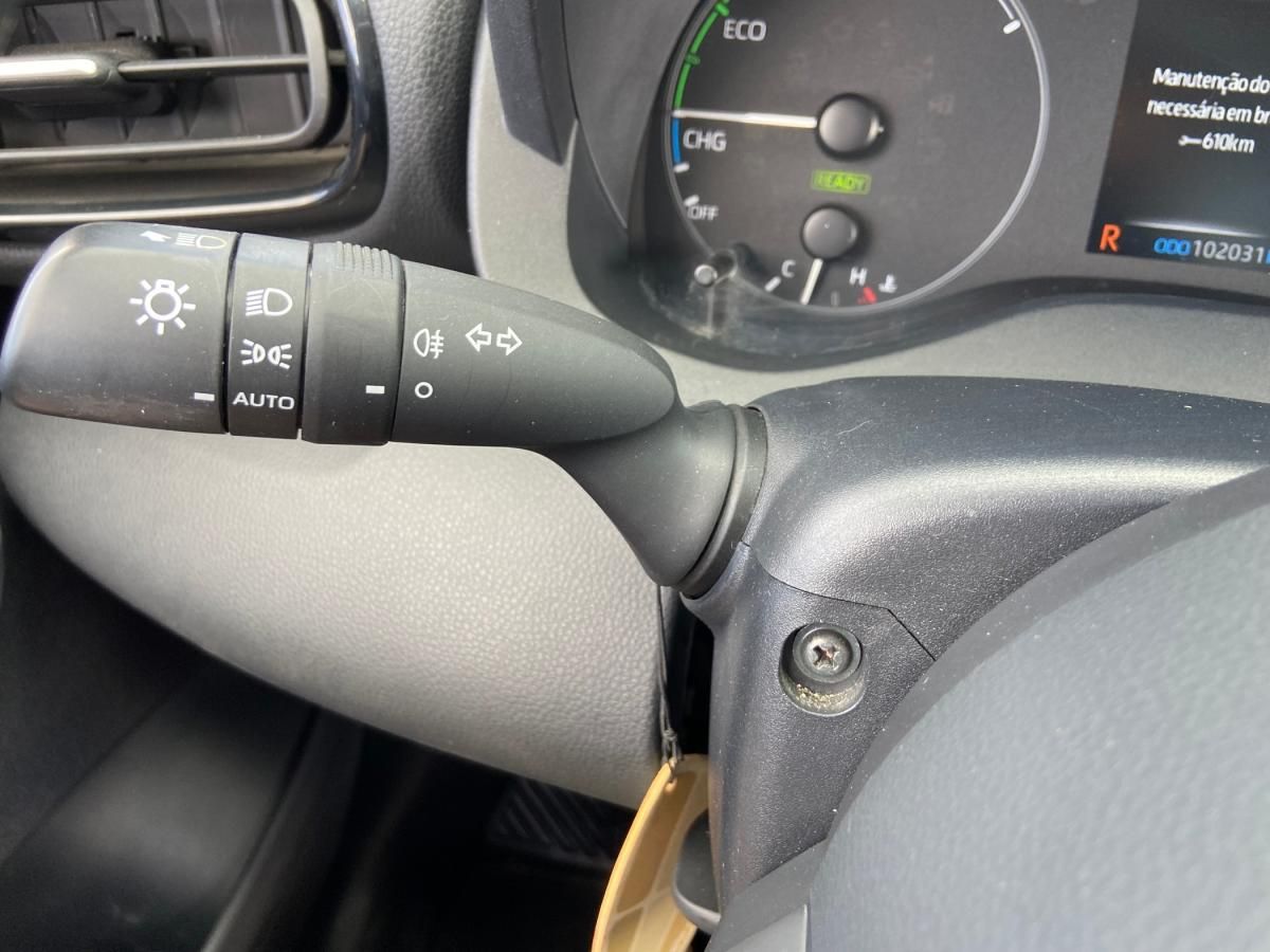 toyota-yaris-2023-hibrido-a-gasolina-1490cc