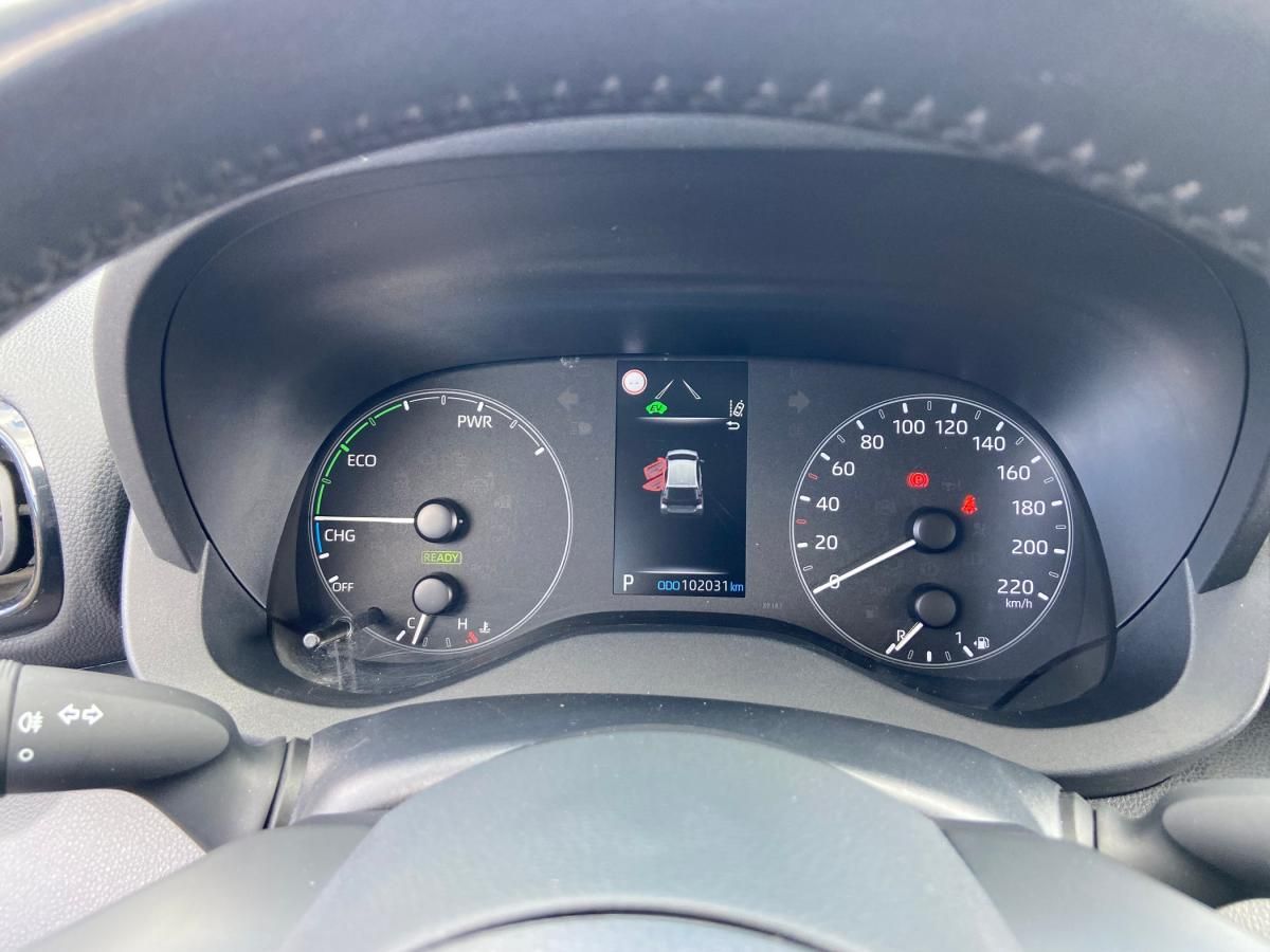 toyota-yaris-2023-hibrido-a-gasolina-1490cc