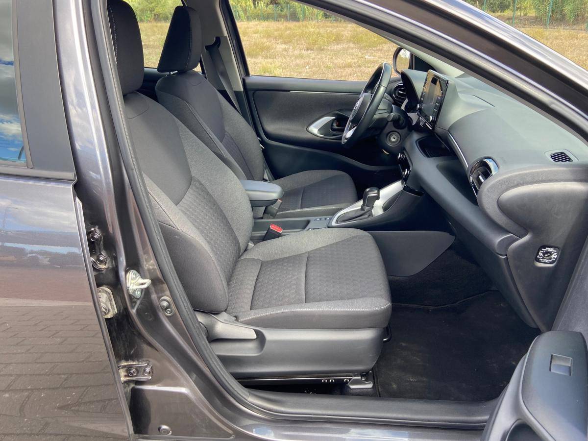 toyota-yaris-2023-hibrido-a-gasolina-1490cc