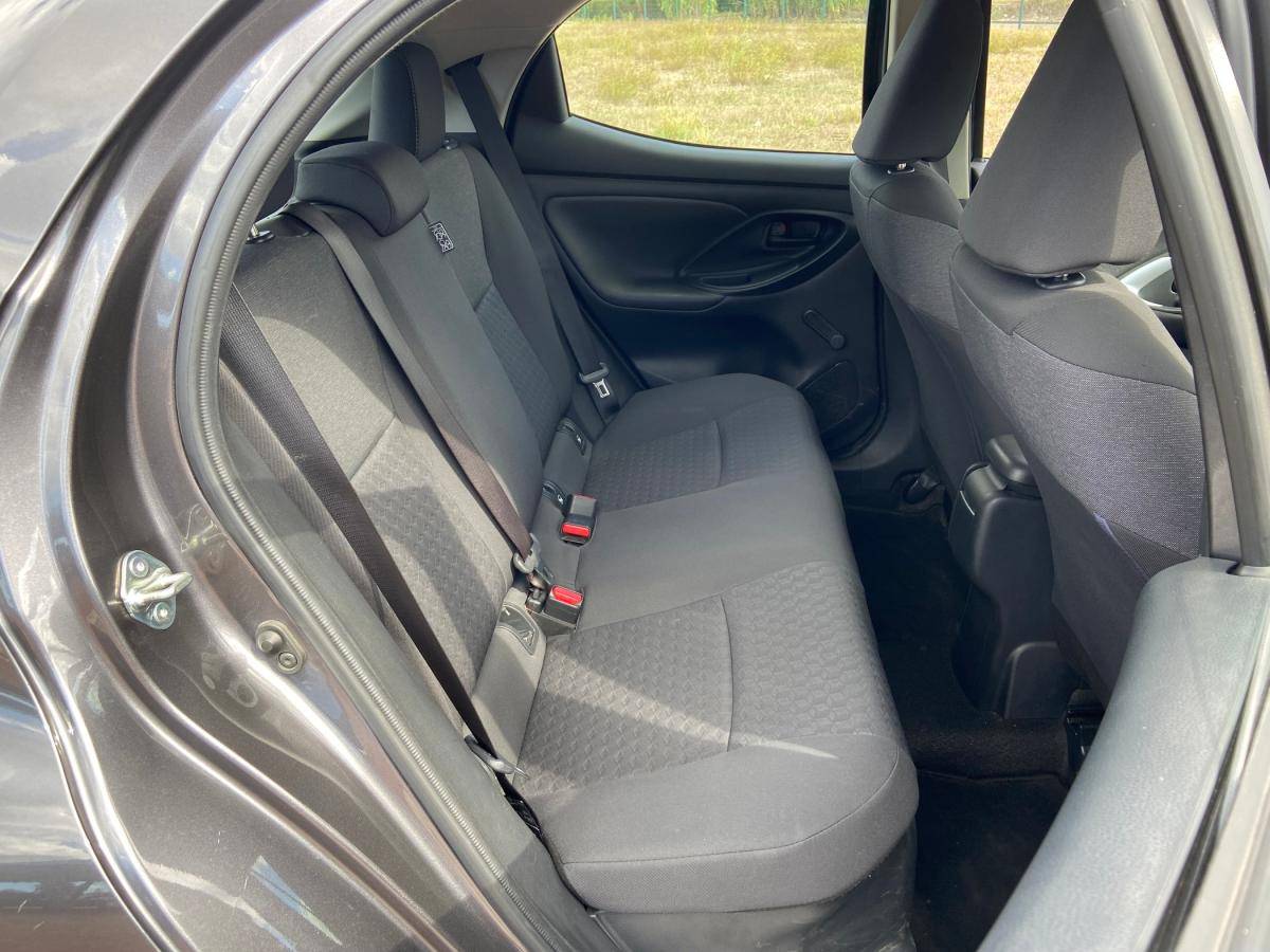 toyota-yaris-2023-hibrido-a-gasolina-1490cc
