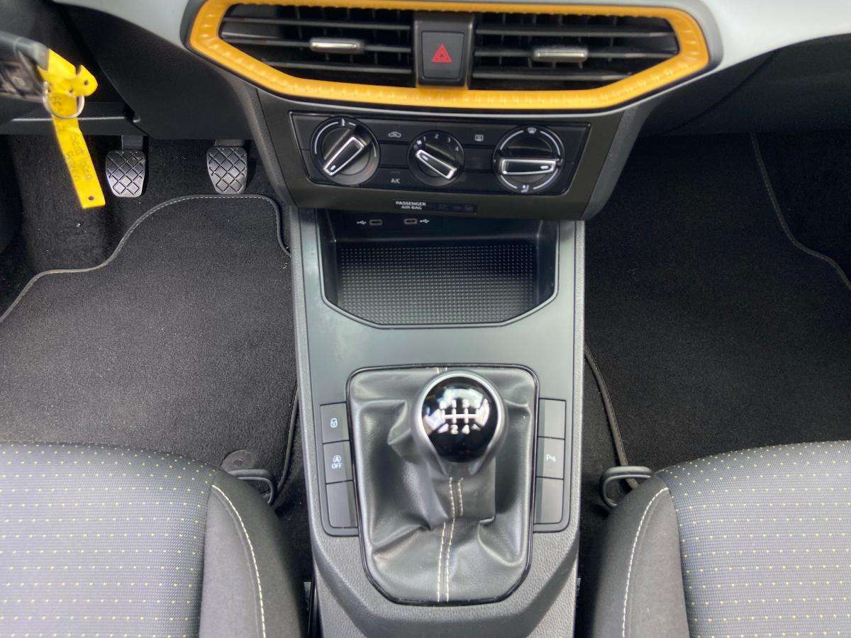 seat-ibiza-2023-gasolina-999cc