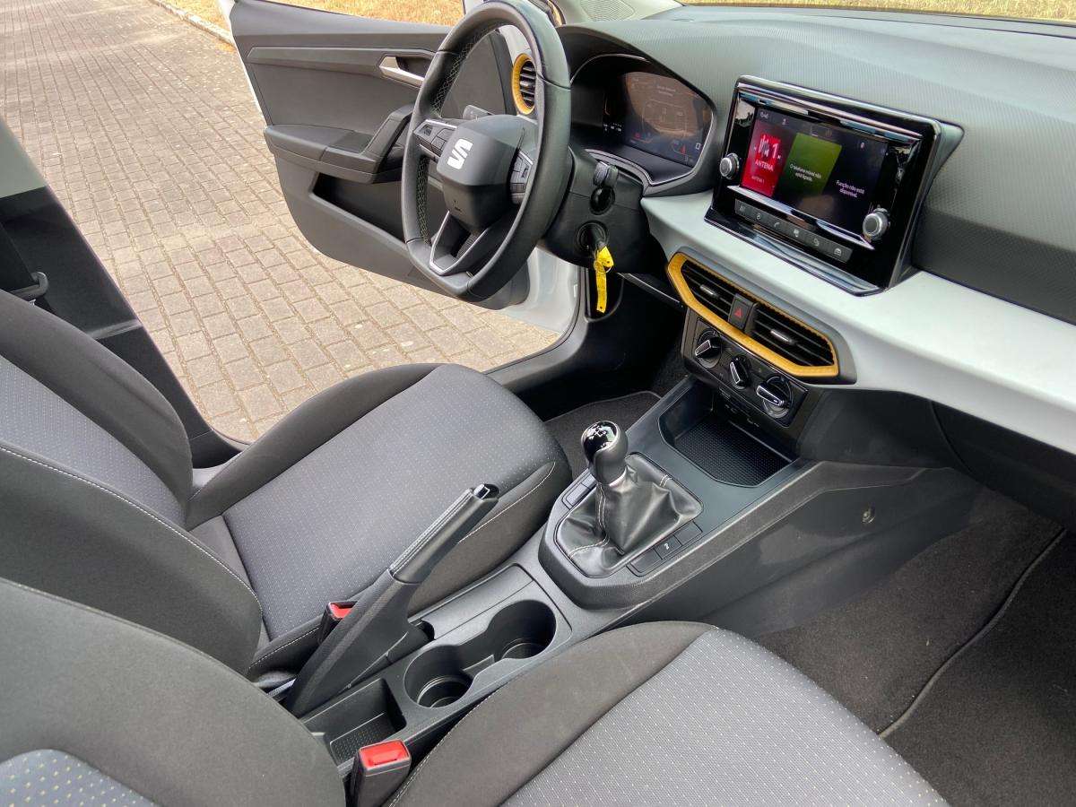 seat-ibiza-2023-gasolina-999cc