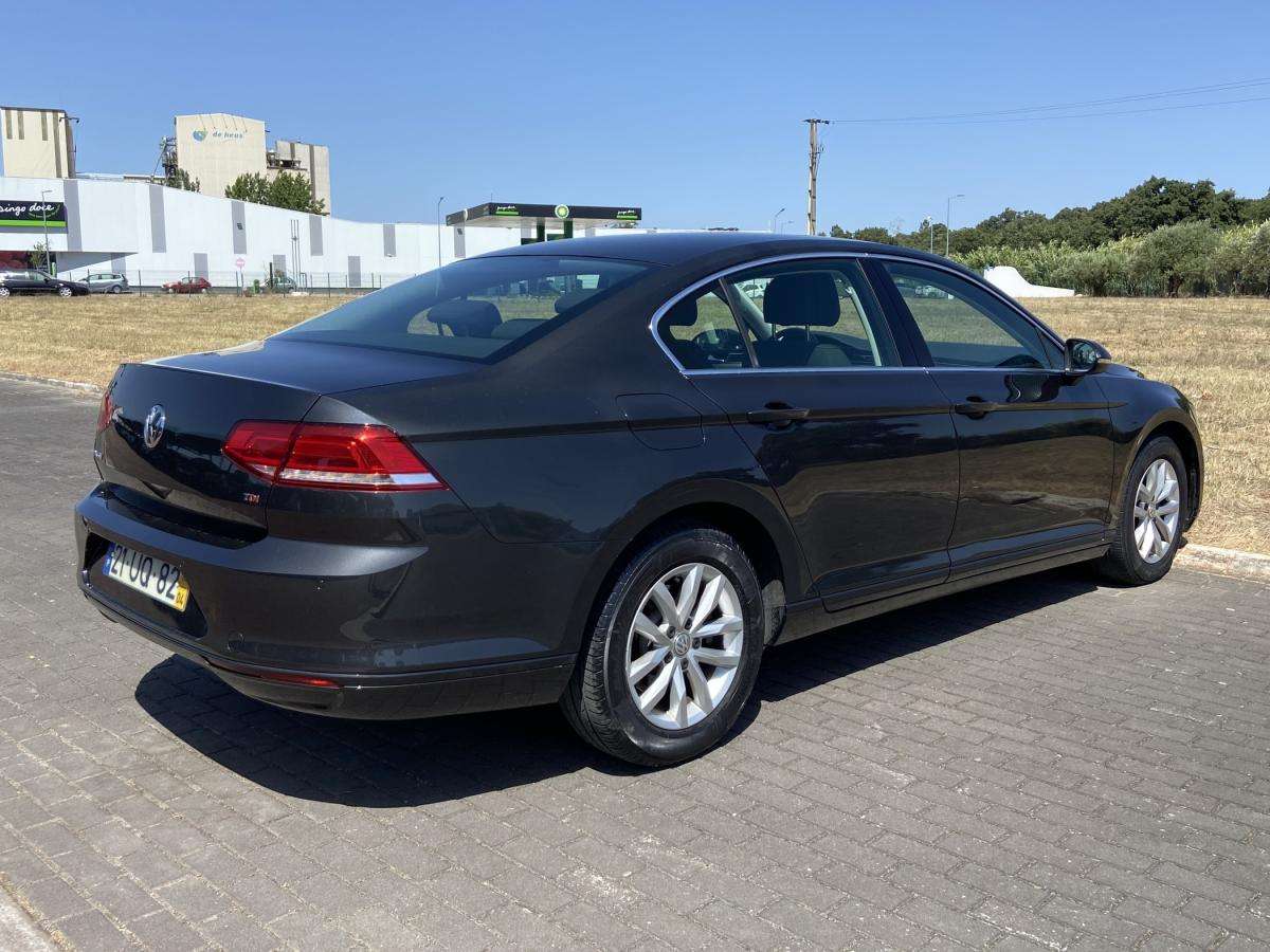 volkswagen-passat-2018-diesel-1598cc