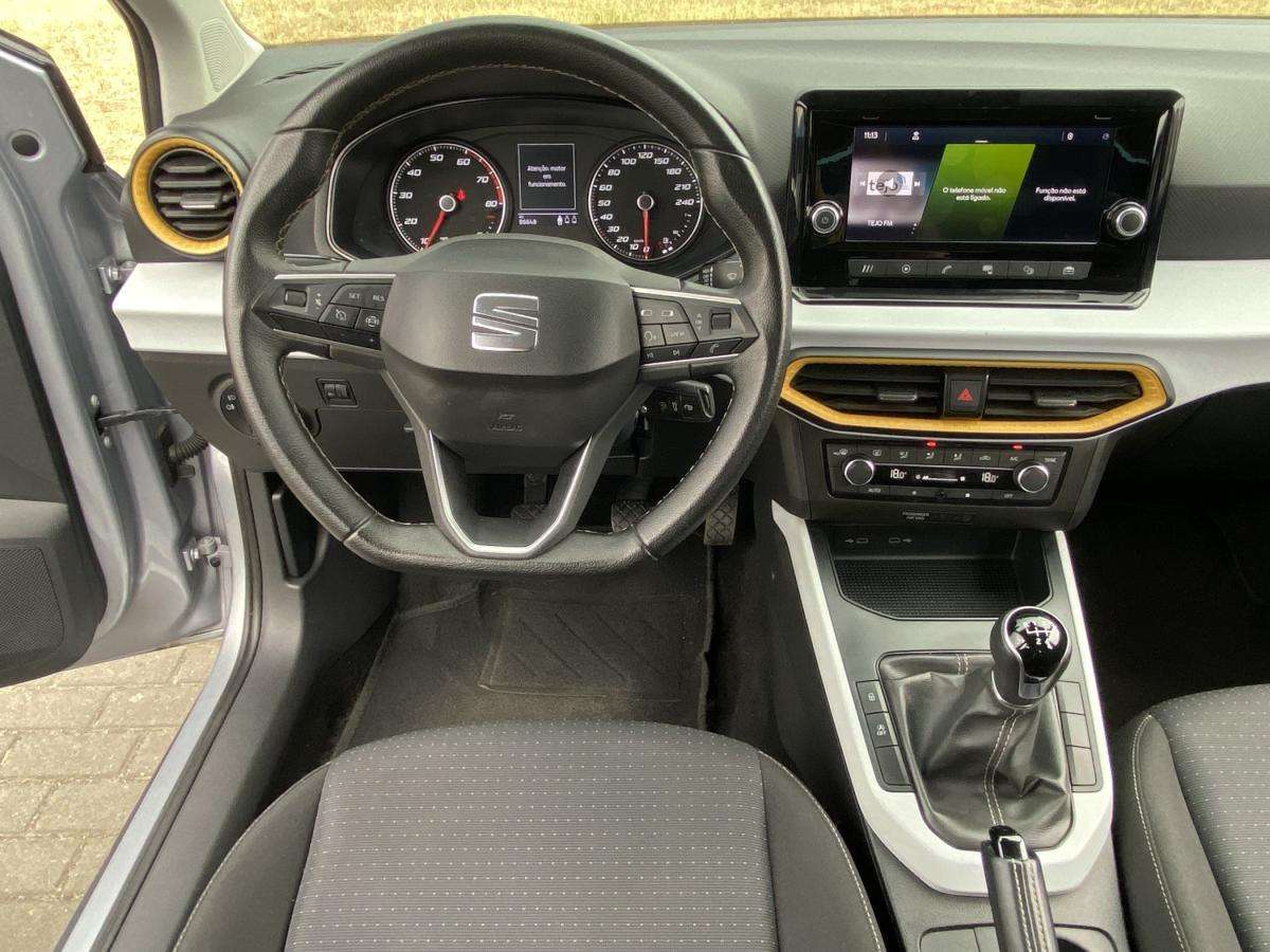 seat-arona-2023-gasolina-999cc