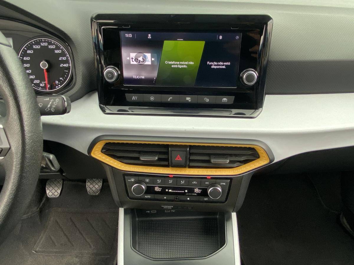 seat-arona-2023-gasolina-999cc