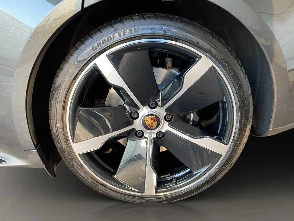 porsche-taycan-gts-2022-eletrico