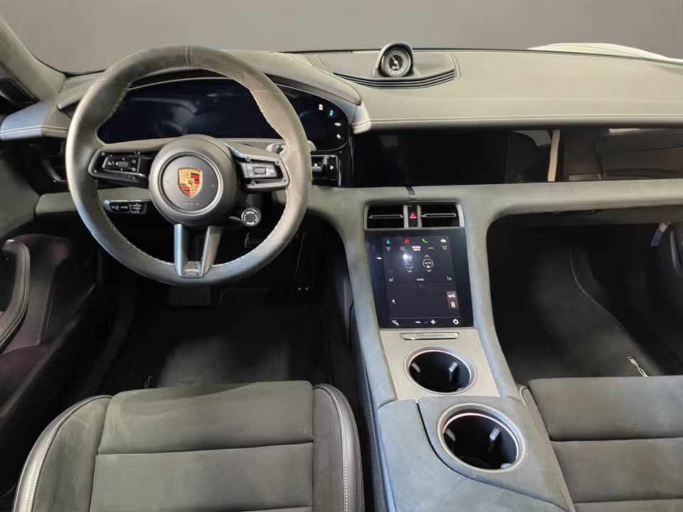 porsche-taycan-gts-2022-eletrico