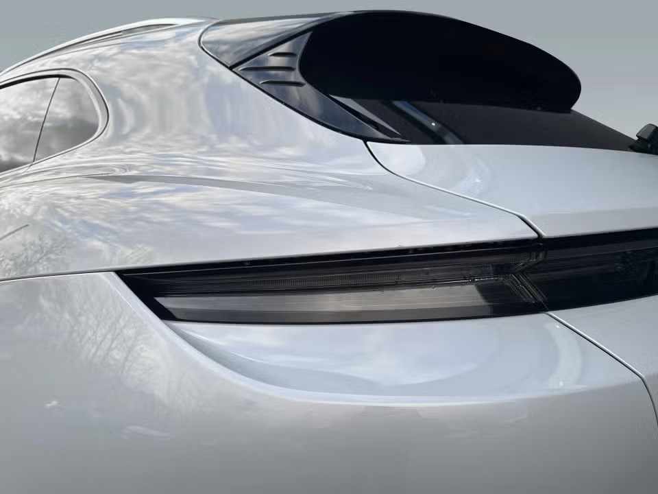 porsche-taycan-4-2023-eletrico