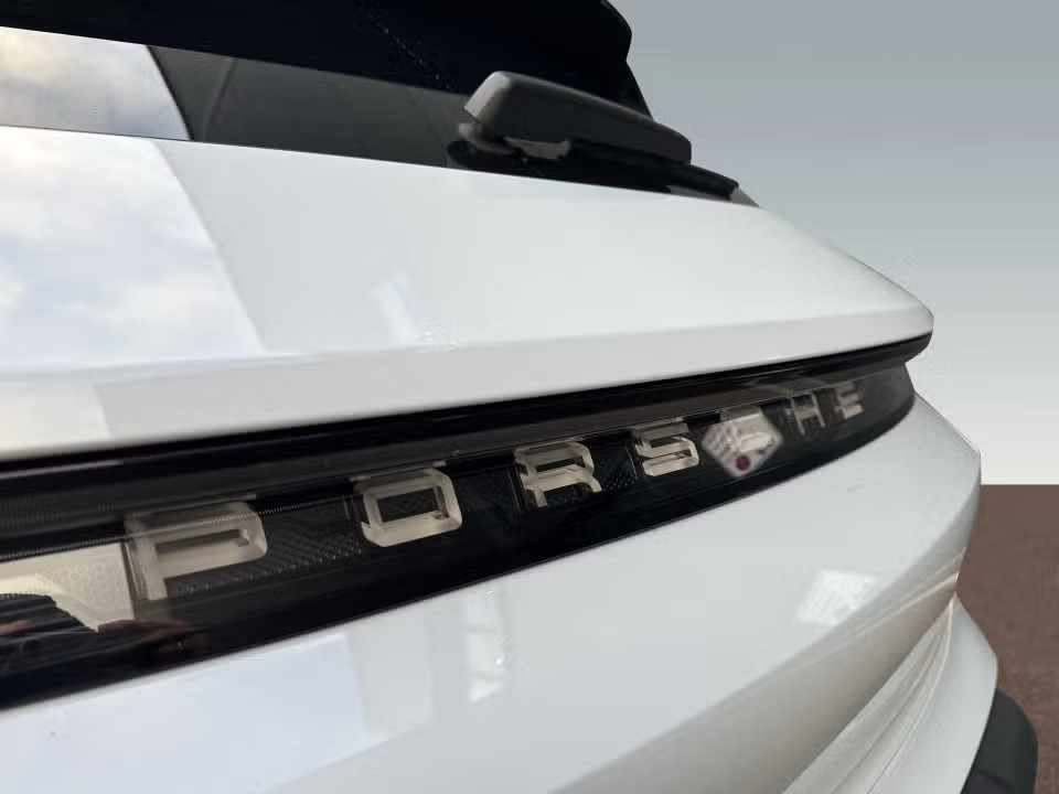 porsche-taycan-4-2023-eletrico