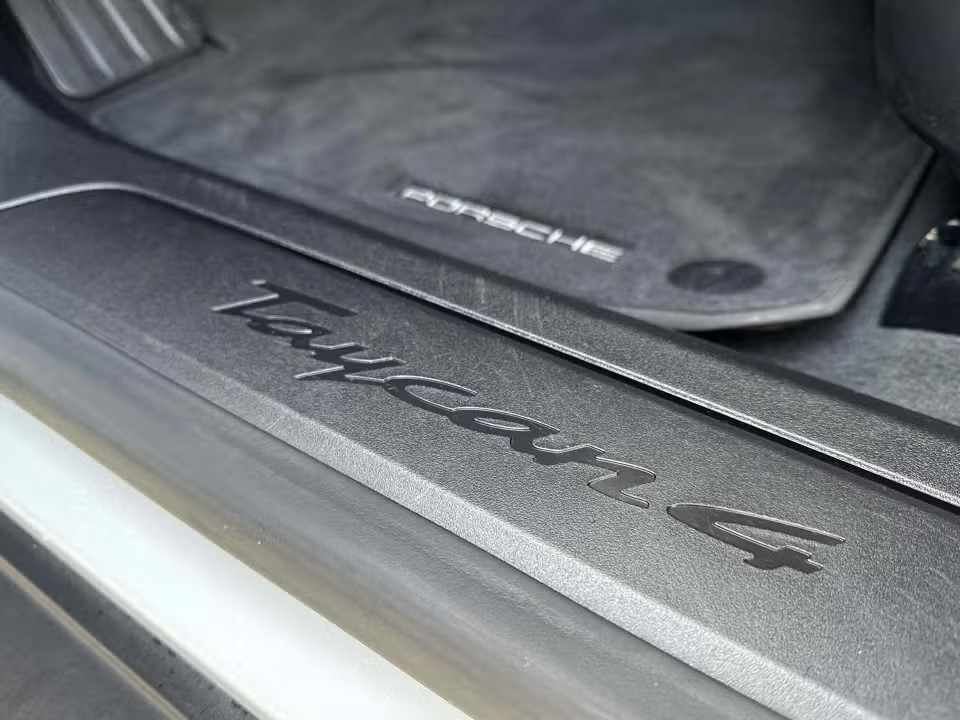 porsche-taycan-4-2023-eletrico