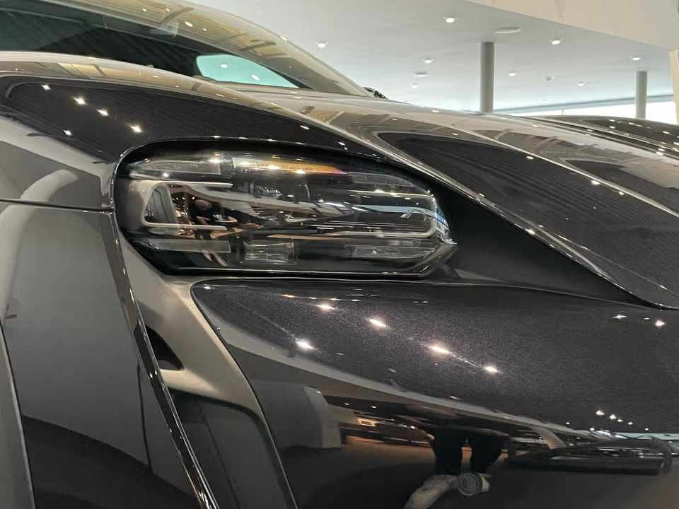 porsche-taycan-2023-eletrico