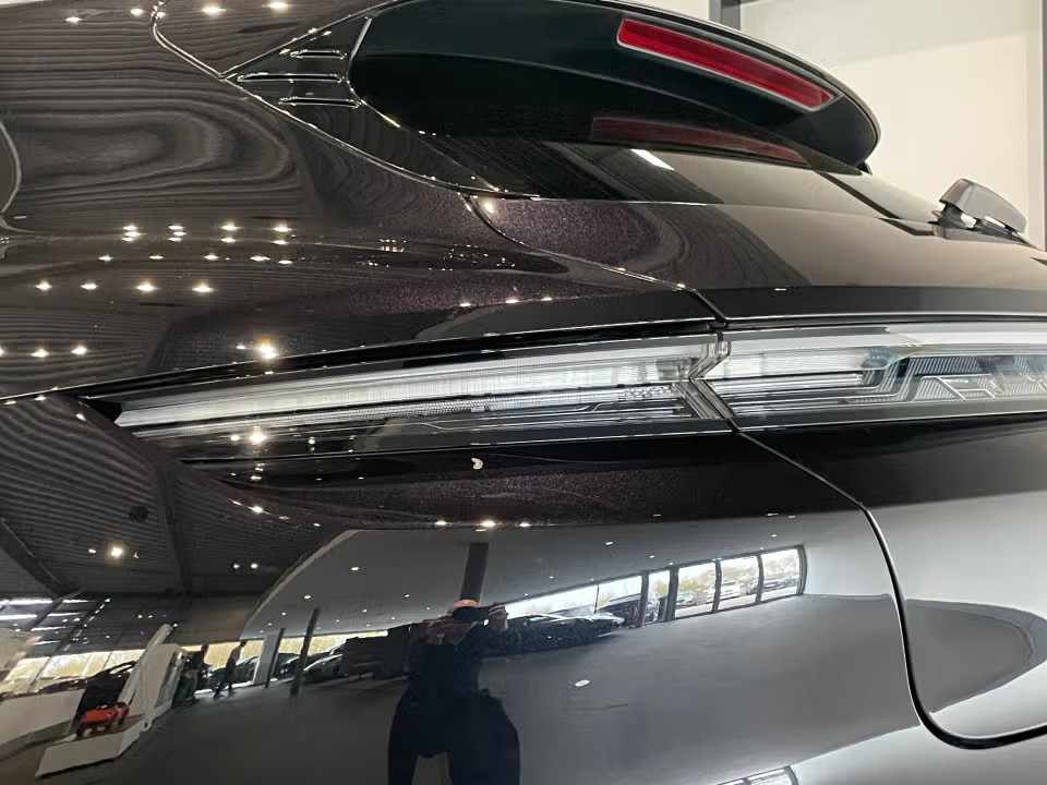 porsche-taycan-2023-eletrico