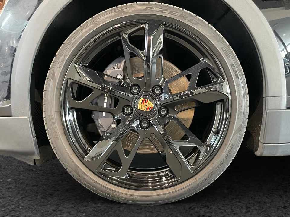 porsche-taycan-2023-eletrico