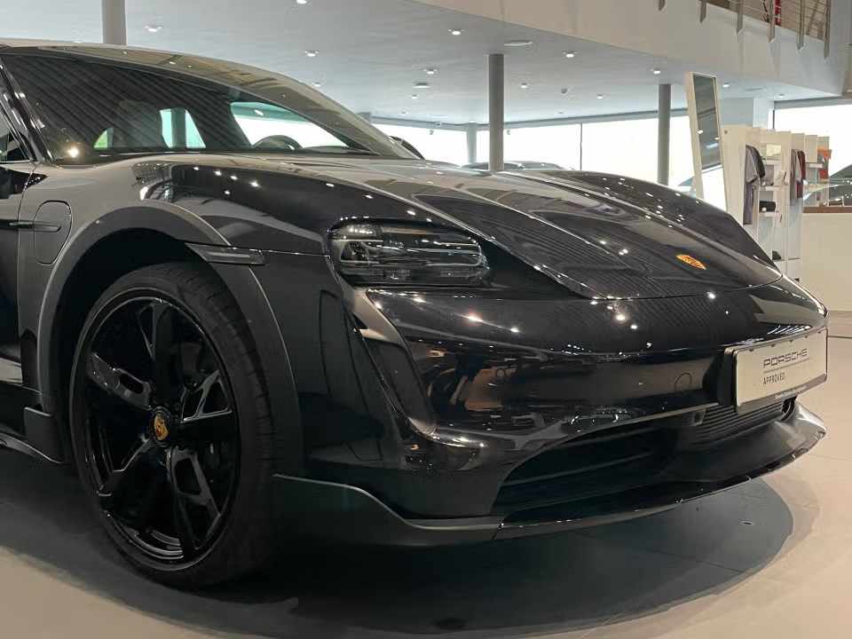 porsche-taycan-2023-eletrico