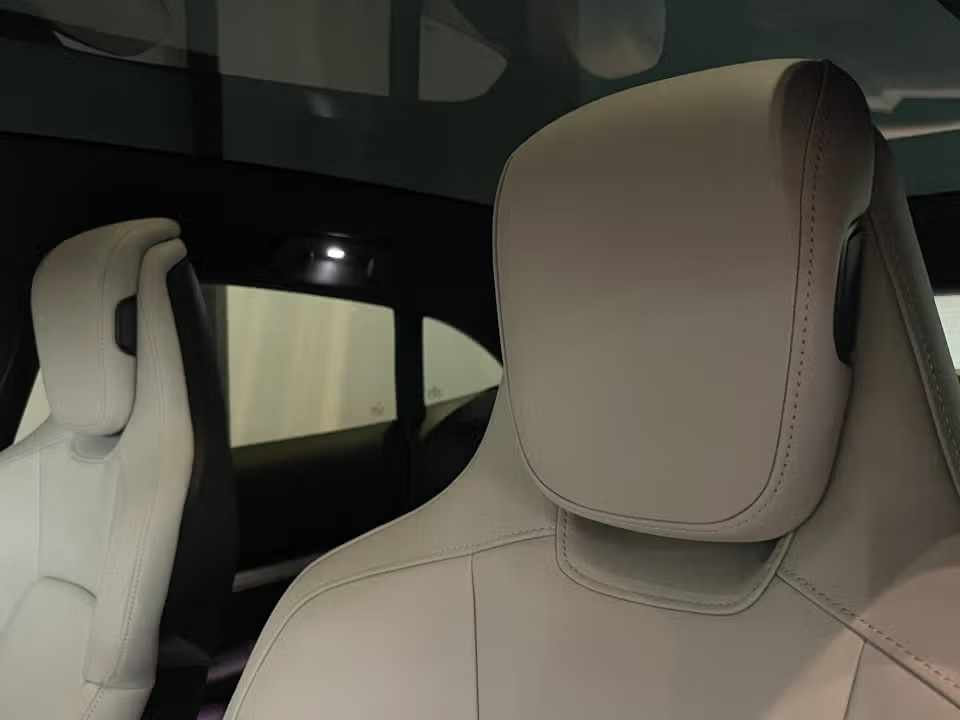 porsche-taycan-2023-eletrico