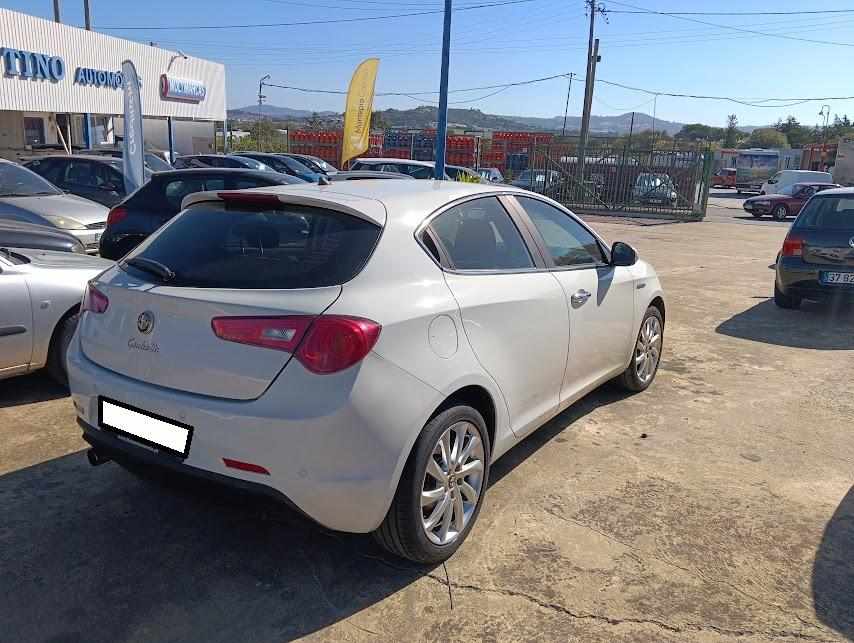 alfa-romeo-giulietta-1-6-jtdm-16v-2014-diesel-1598cc