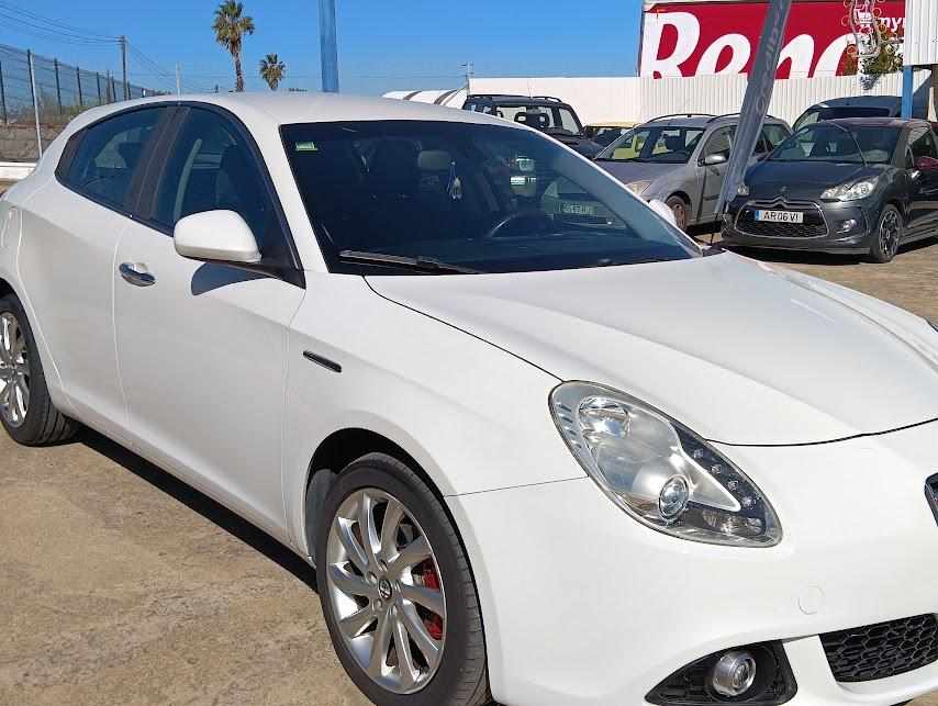 alfa-romeo-giulietta-1-6-jtdm-16v-2014-diesel-1598cc