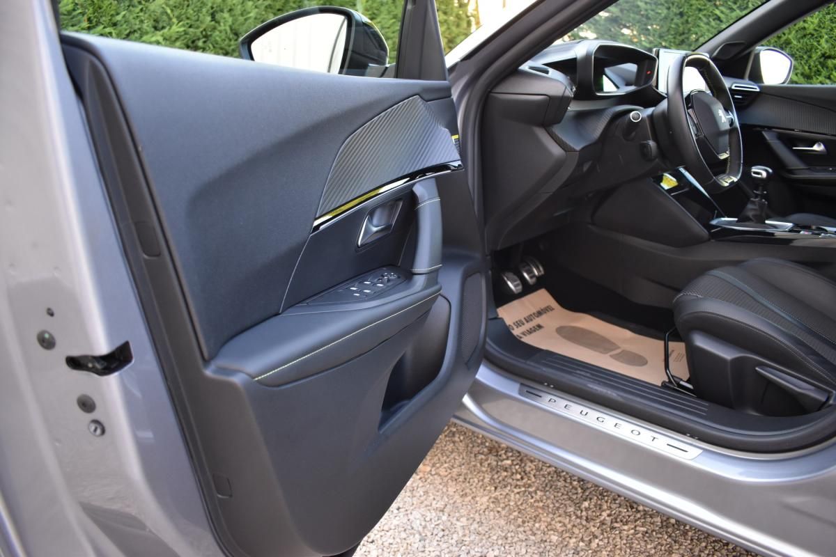 peugeot-2008-2020-gasolina-1199cc