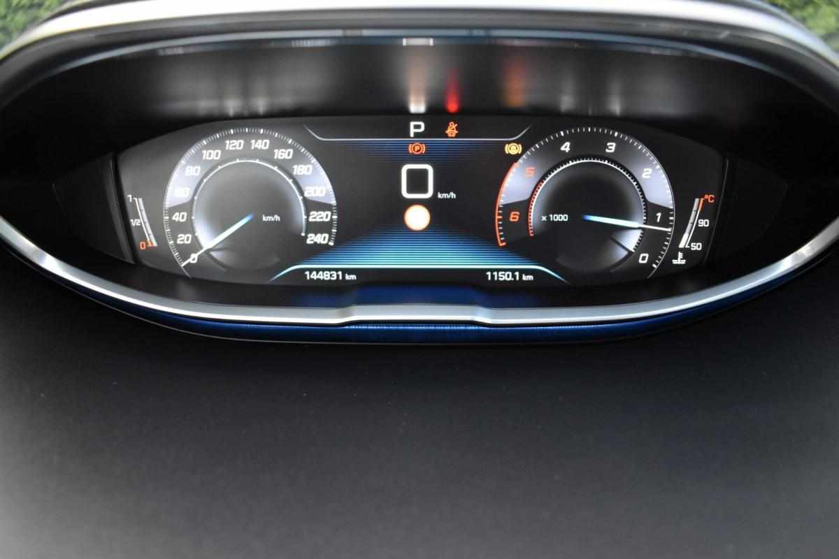 peugeot-5008-2018-diesel-1560cc