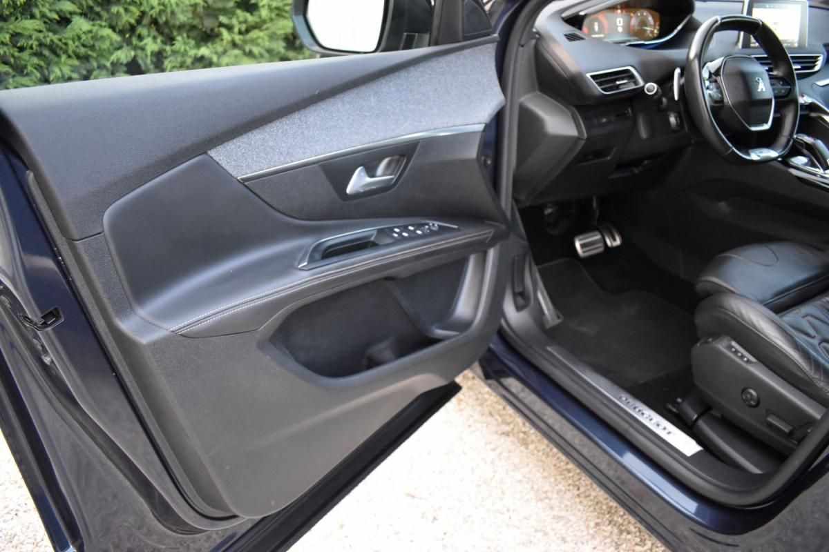 peugeot-5008-2018-diesel-1560cc