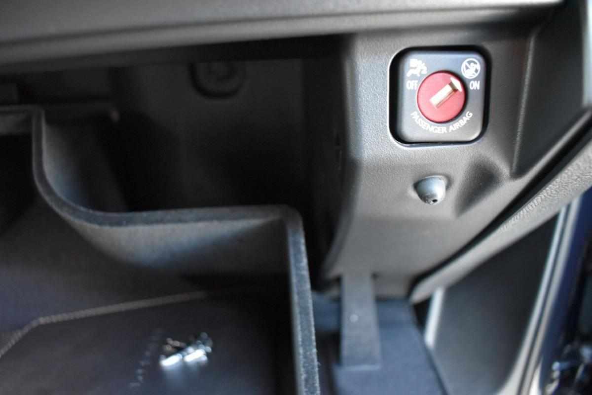 peugeot-5008-2018-diesel-1560cc