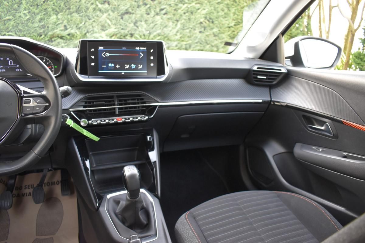 peugeot-208-2021-gasolina-1199cc