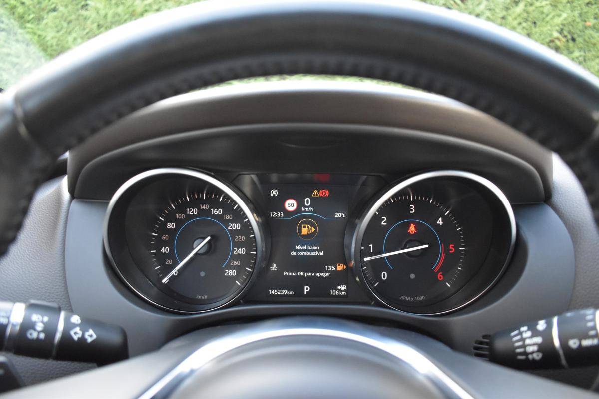 jaguar-f-pace-2018-diesel-1999cc