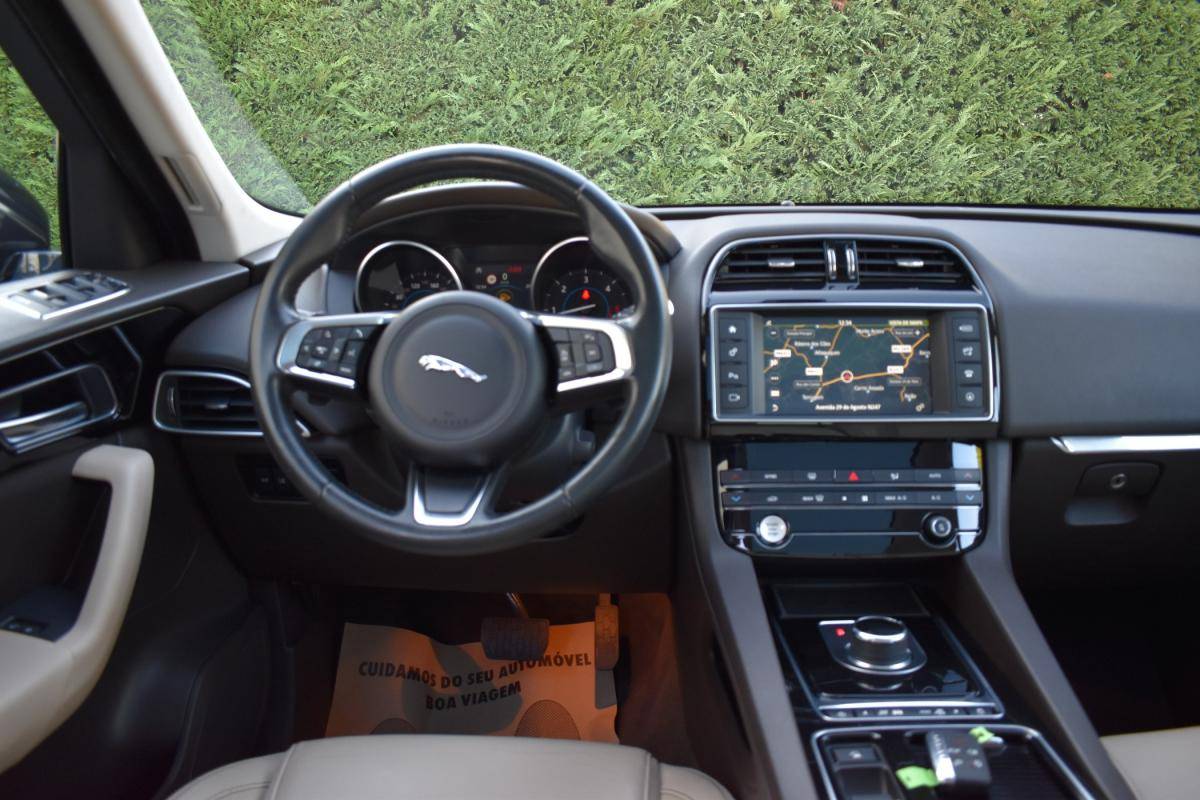 jaguar-f-pace-2018-diesel-1999cc
