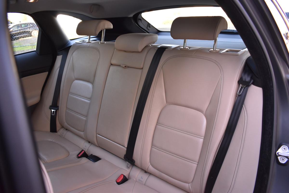 jaguar-f-pace-2018-diesel-1999cc